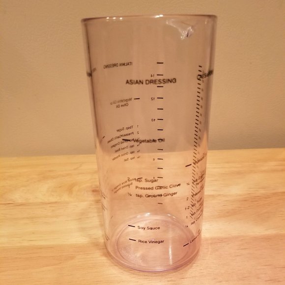 Pampered Chef Kitchen Pampered Chef Measure Mix Pour Dressing Maker